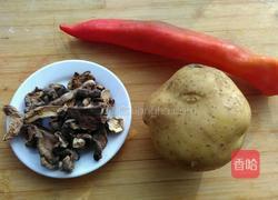 素炒松蘑土豆片的做法图解1