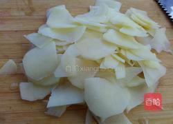 素炒松蘑土豆片的做法图解4