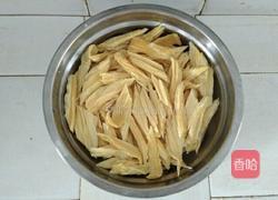 青椒炒腐竹的做法图解3