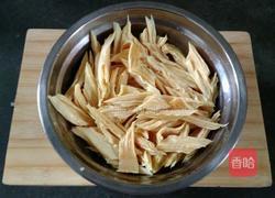 青椒炒腐竹的做法图解4