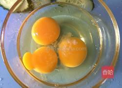 黄瓜鸡蛋的做法图解2