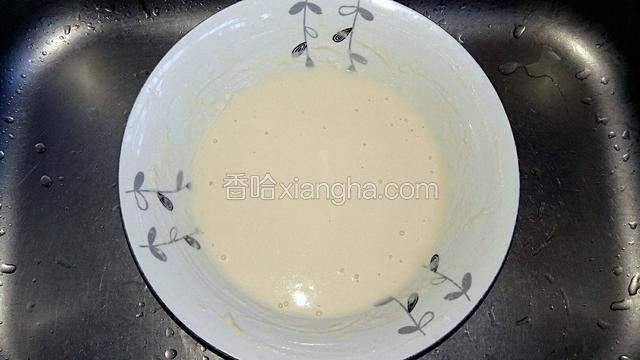 将面粉加水打成糊状