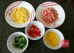玉米火腿粒炒饭的做法图解2