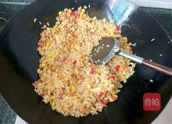 玉米火腿粒炒饭的做法图解7
