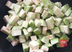 青椒 番茄炖茄子的做法图解2