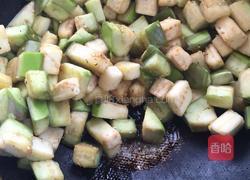 青椒 番茄炖茄子的做法图解3