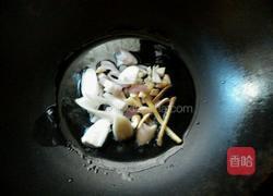 甜椒炒火腿肠的做法图解3