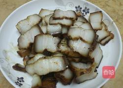 洋葱炒熏肉的做法图解3