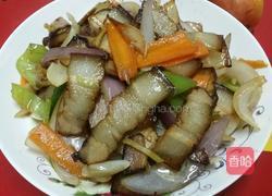 洋葱炒熏肉的做法图解5