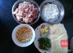 豆腐皮包糯米肉玉米的做法图解3