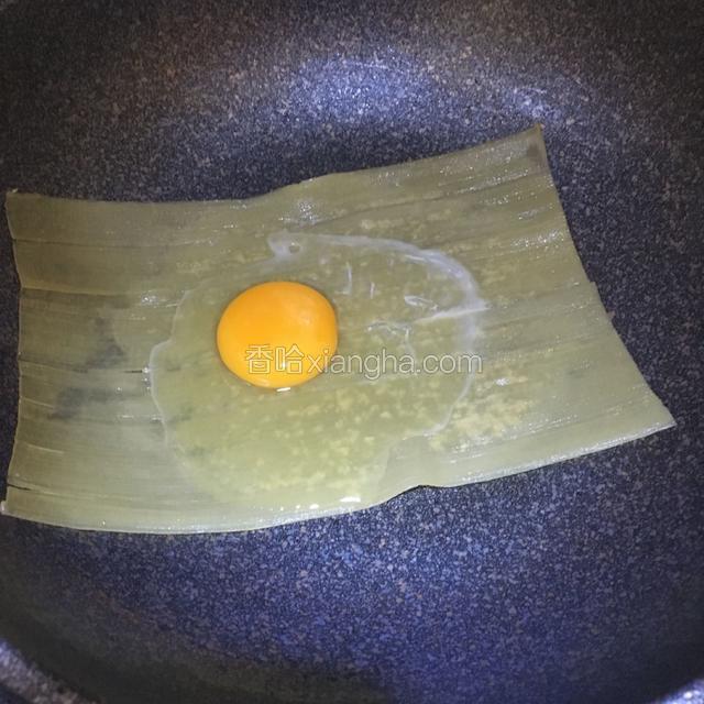 放入面片片刻，加入鸡蛋
