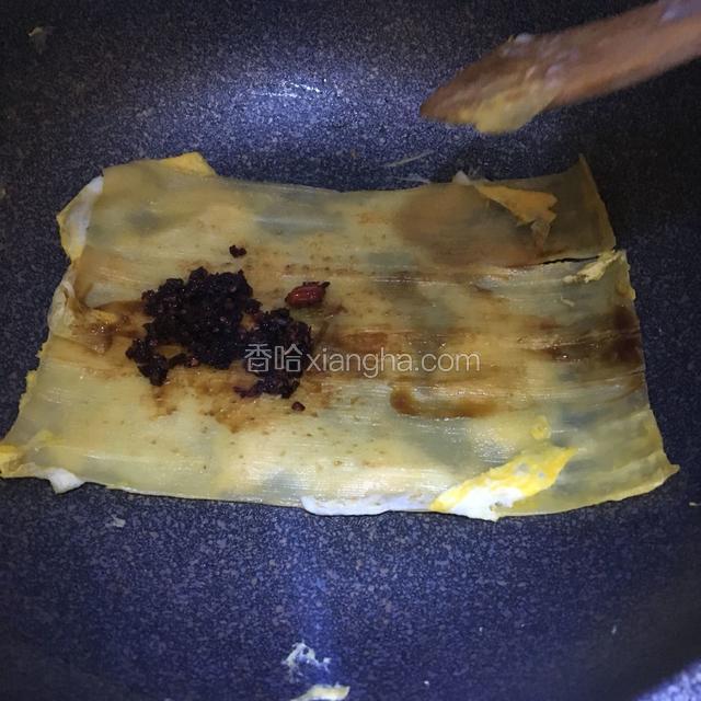加入老干妈，也可以根据自己喜好换别的酱料