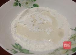 葱油饼的做法图解2