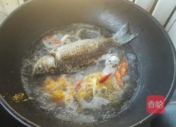 家常红烧鲫鱼的做法图解5