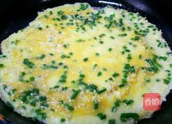 芝麻葱香鸡蛋饼的做法图解4