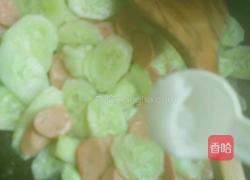 黄瓜炒火腿肠的做法图解7