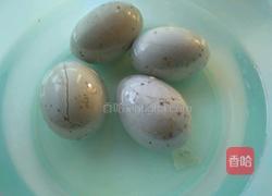 皮蛋拌黄瓜的做法图解1