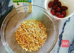 牛奶燕麦粥的做法图解1