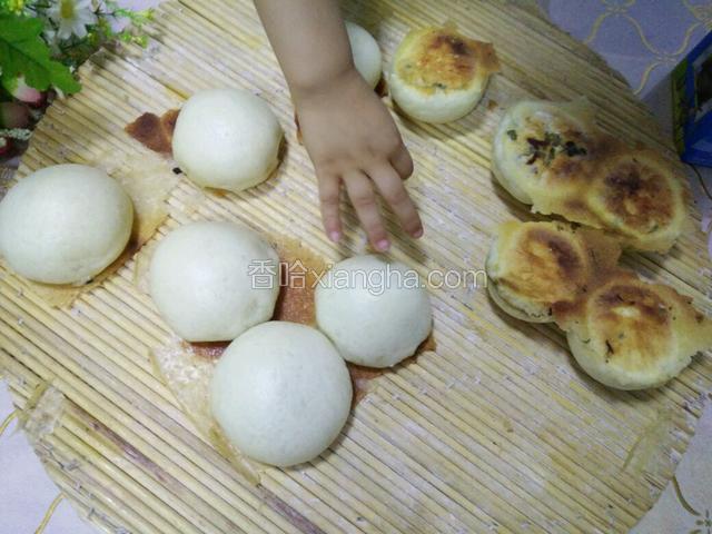 盛出，孩子的热不及待，已经下手了