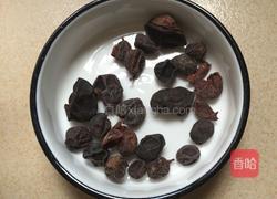 山黄皮煲绿豆海带汤的做法图解2