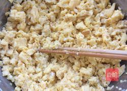 海肠鸡蛋韭菜盒子的做法图解3