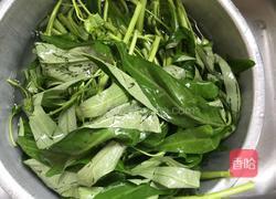 炝炒空心菜的做法图解1