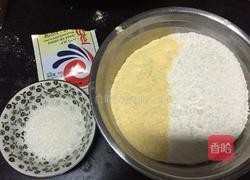 玉米面窝窝头的做法图解1