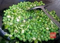 青豆鸡丁的做法图解3