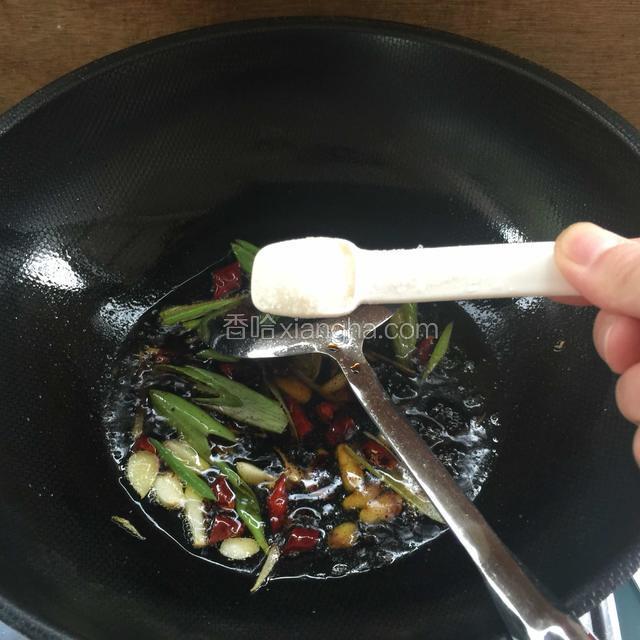 白糖两勺。