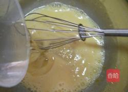 戚风杯子蛋糕的做法图解5