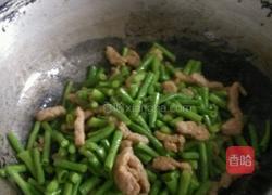 豆角炒肉的做法图解4