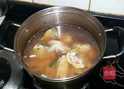 猪蹄海带营养汤的做法图解1