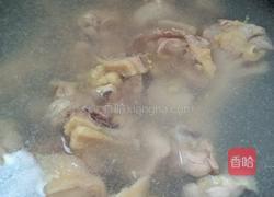 洋葱菇炒鸡的做法图解2