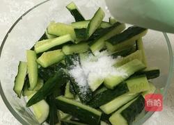 酸辣甜黄瓜的做法图解2