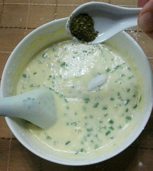 最后放一点花椒，也可以不放，看自己爱好啦
