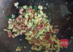 黄瓜火腿鸡蛋炒饭的做法图解5