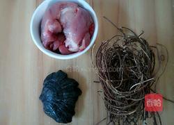 鸡骨草灵芝瘦肉汤的做法图解1