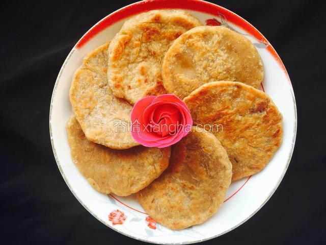 简单易学有营养的鱼饼做成了。