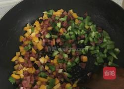 香肠炒饭的做法图解4