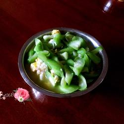 鸭蛋炒丝瓜的做法[图]