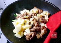 土豆炖鸡翅根的做法图解10