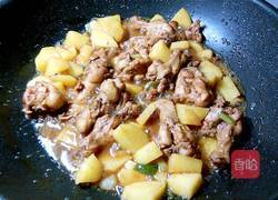 土豆炖鸡翅根的做法图解13