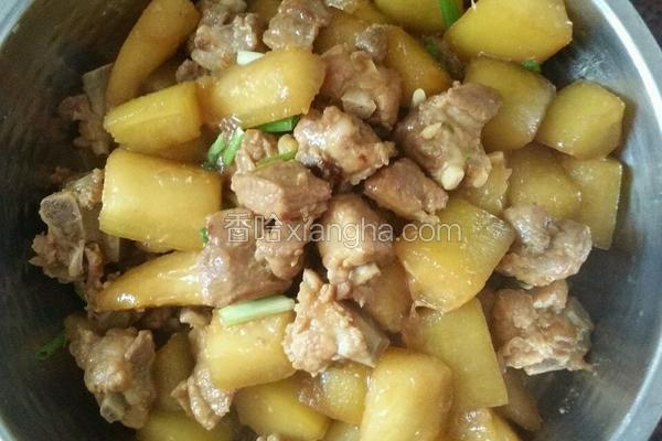 土豆焖排骨