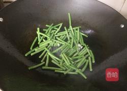 豆角炒肉饼的做法图解4