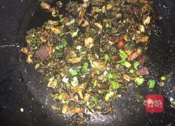 梅干菜扣肉饼的做法图解3