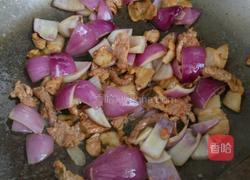 洋葱炒肉的做法图解3