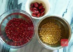 红豆红枣豆浆的做法图解1