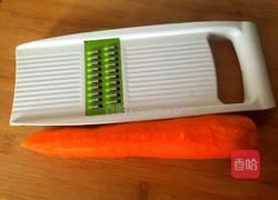 肉炒胡萝卜丝的做法图解1