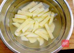 风味土豆条的做法图解2
