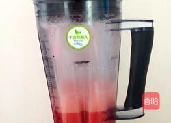 西瓜樱桃果汁的做法图解3